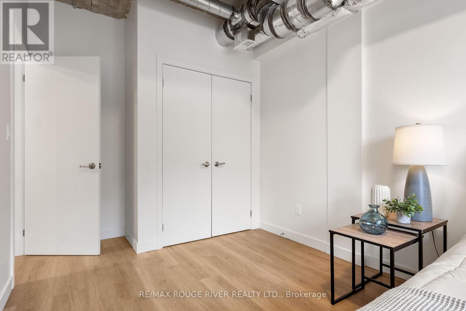 185 Division Street Property Photo 32