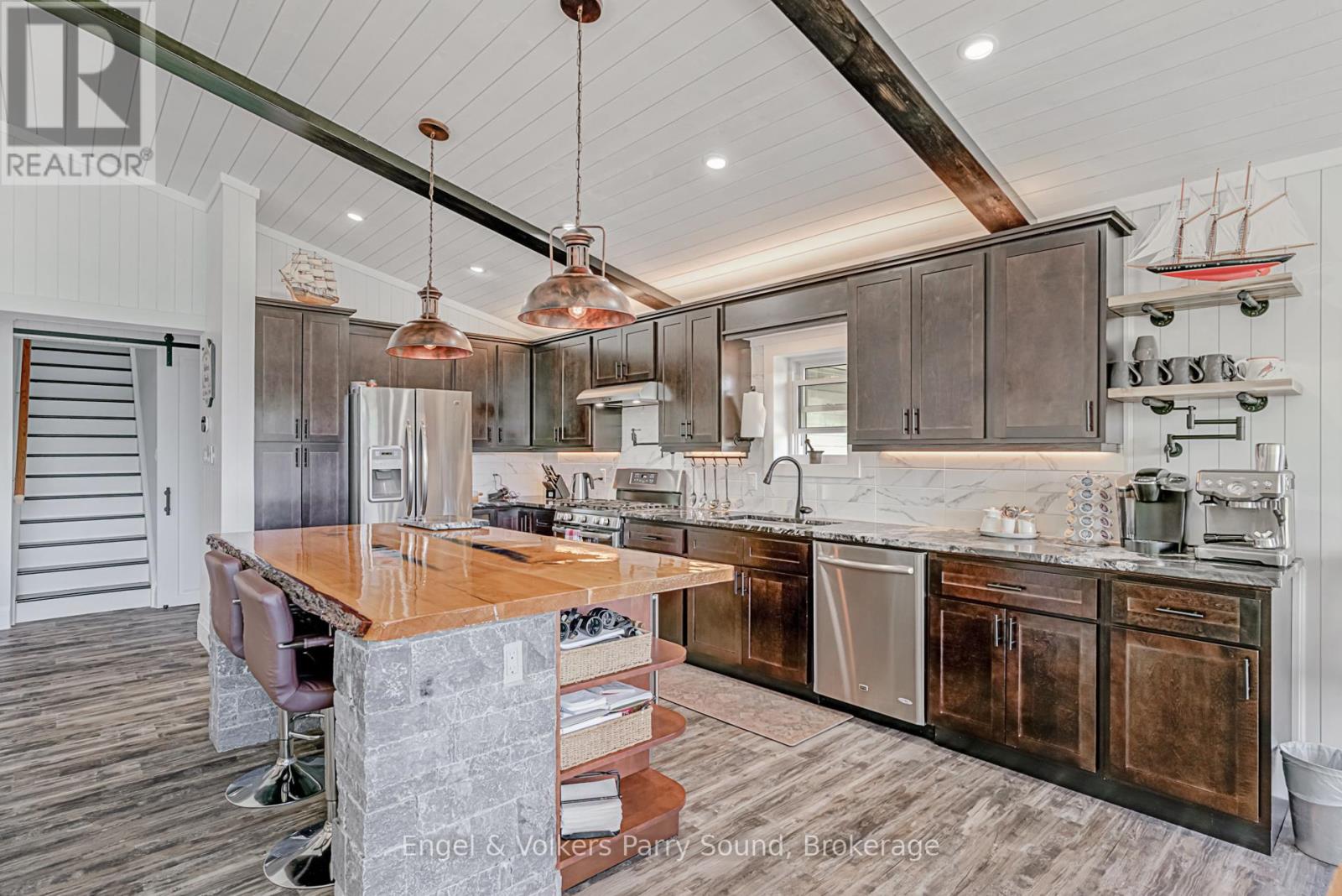 49 Regency Drive Property Photo 16