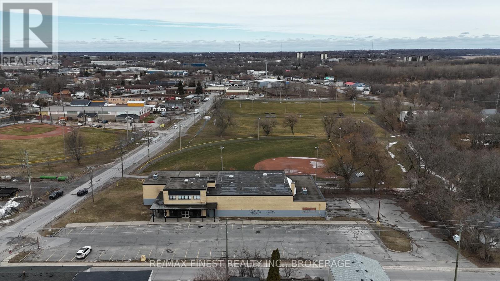 121 Cataraqui Street Property Photo 7