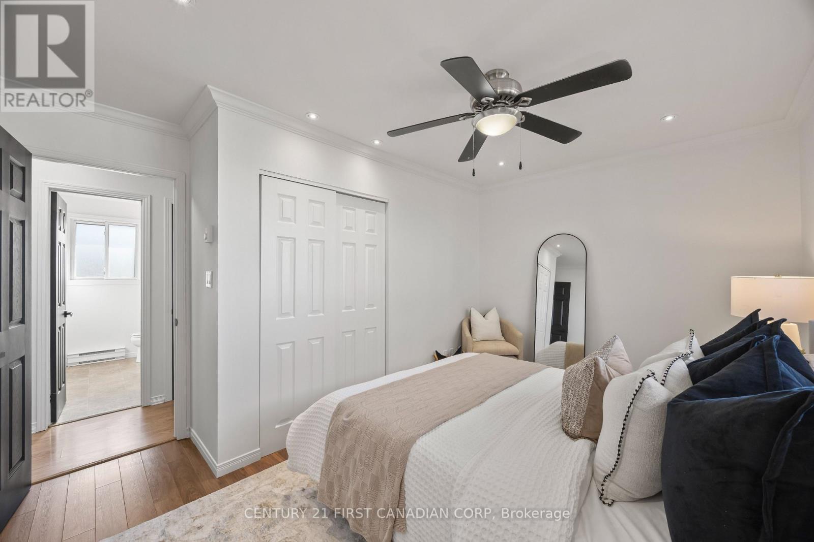 70986 B Line Property Photo 22
