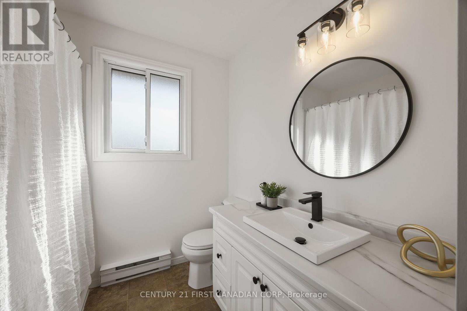 70986 B Line Property Photo 23