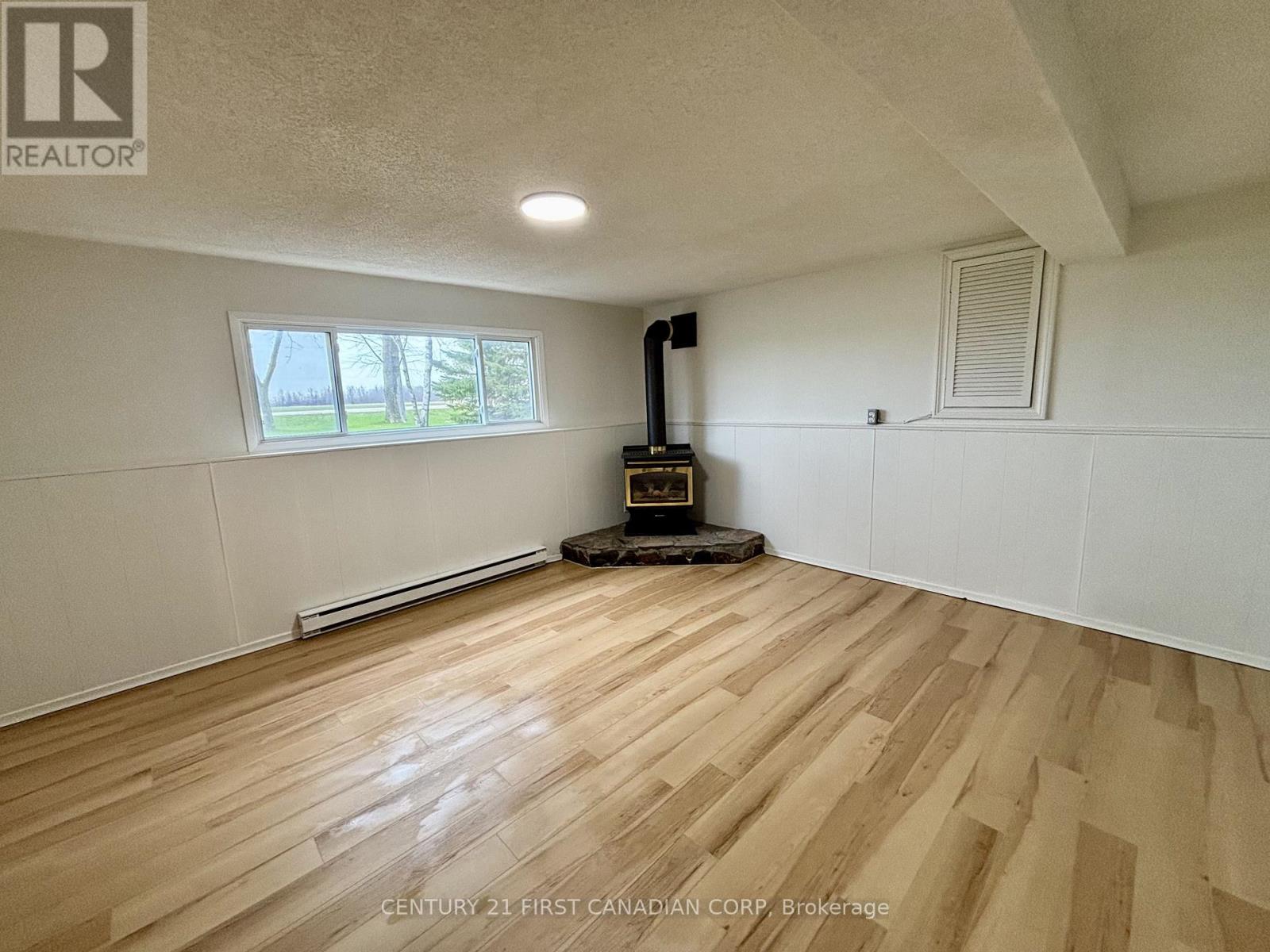 70986 B Line Property Photo 28
