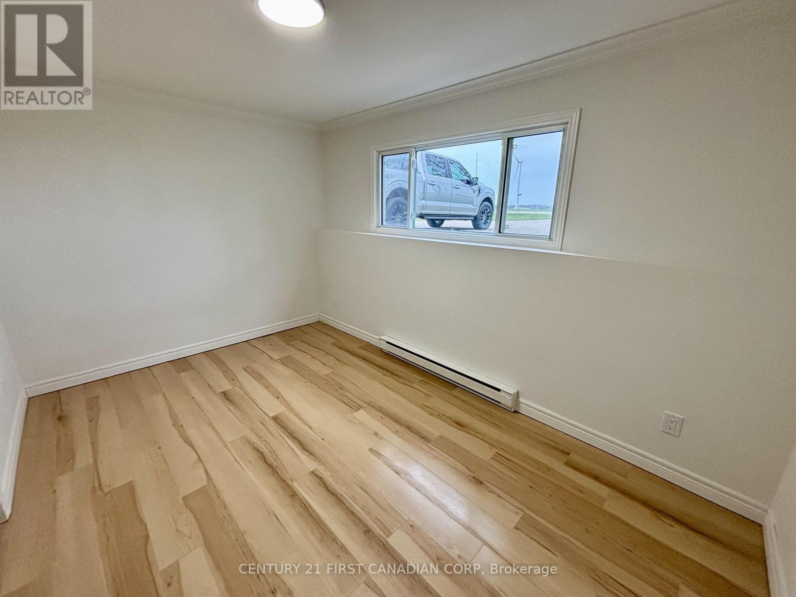 70986 B Line Property Photo 32