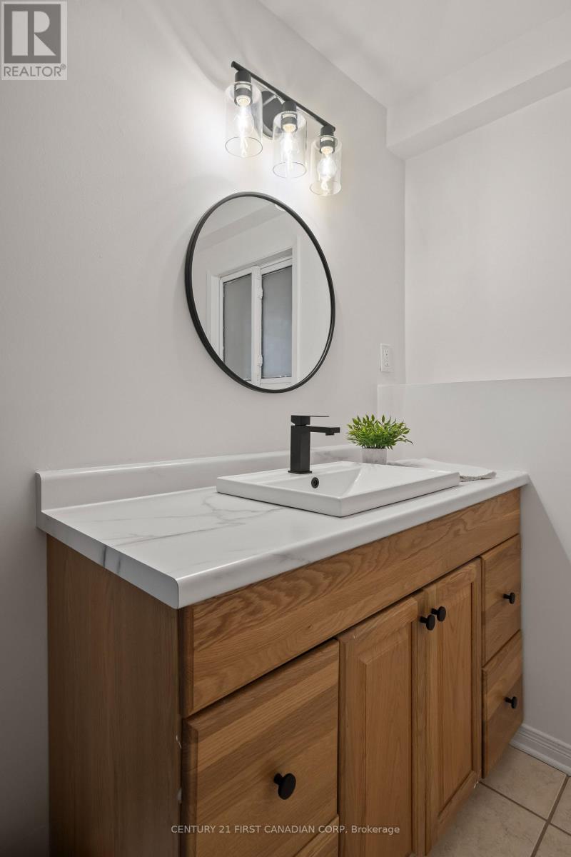 70986 B Line Property Photo 34