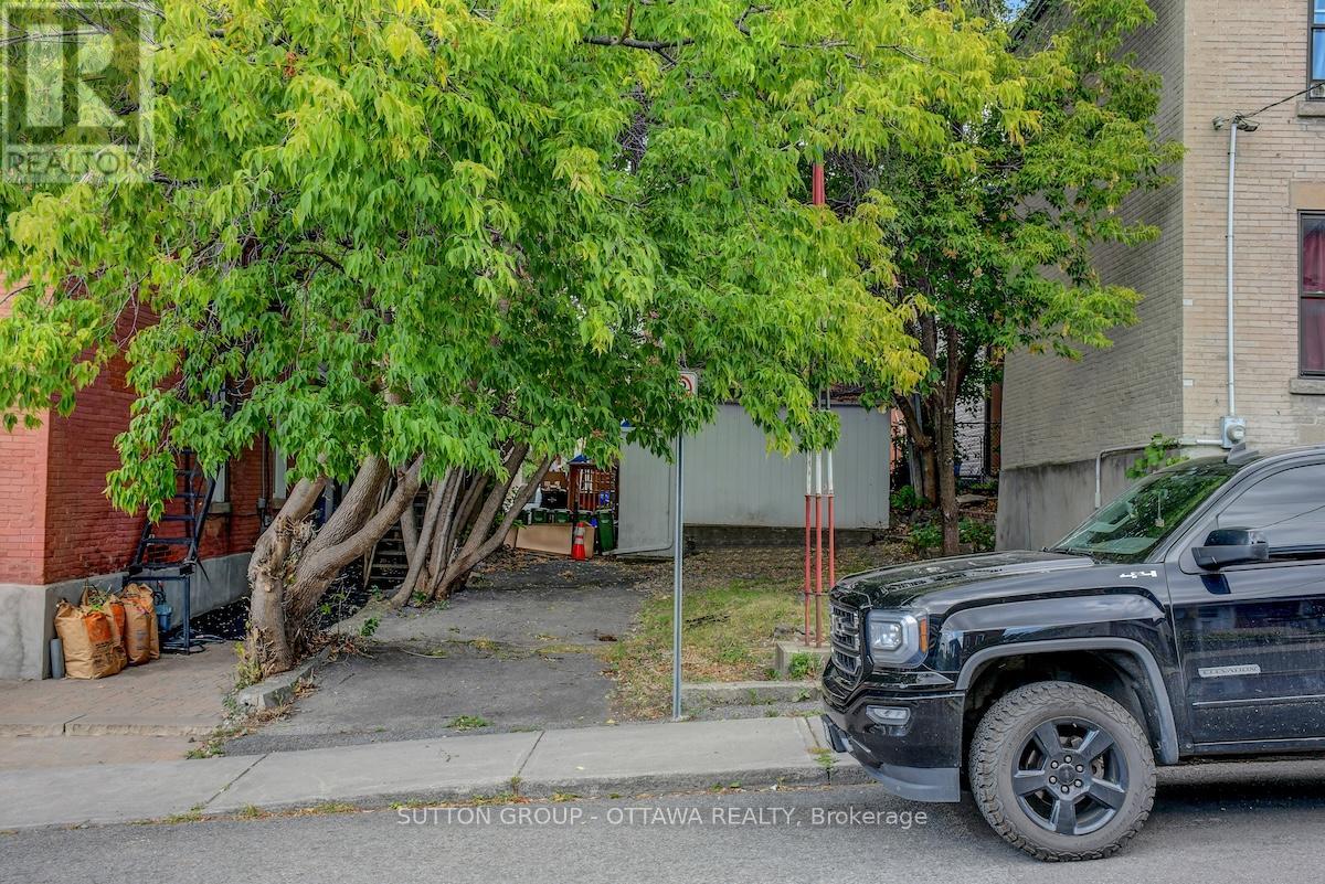 133 Eccles Street Property Photo 3
