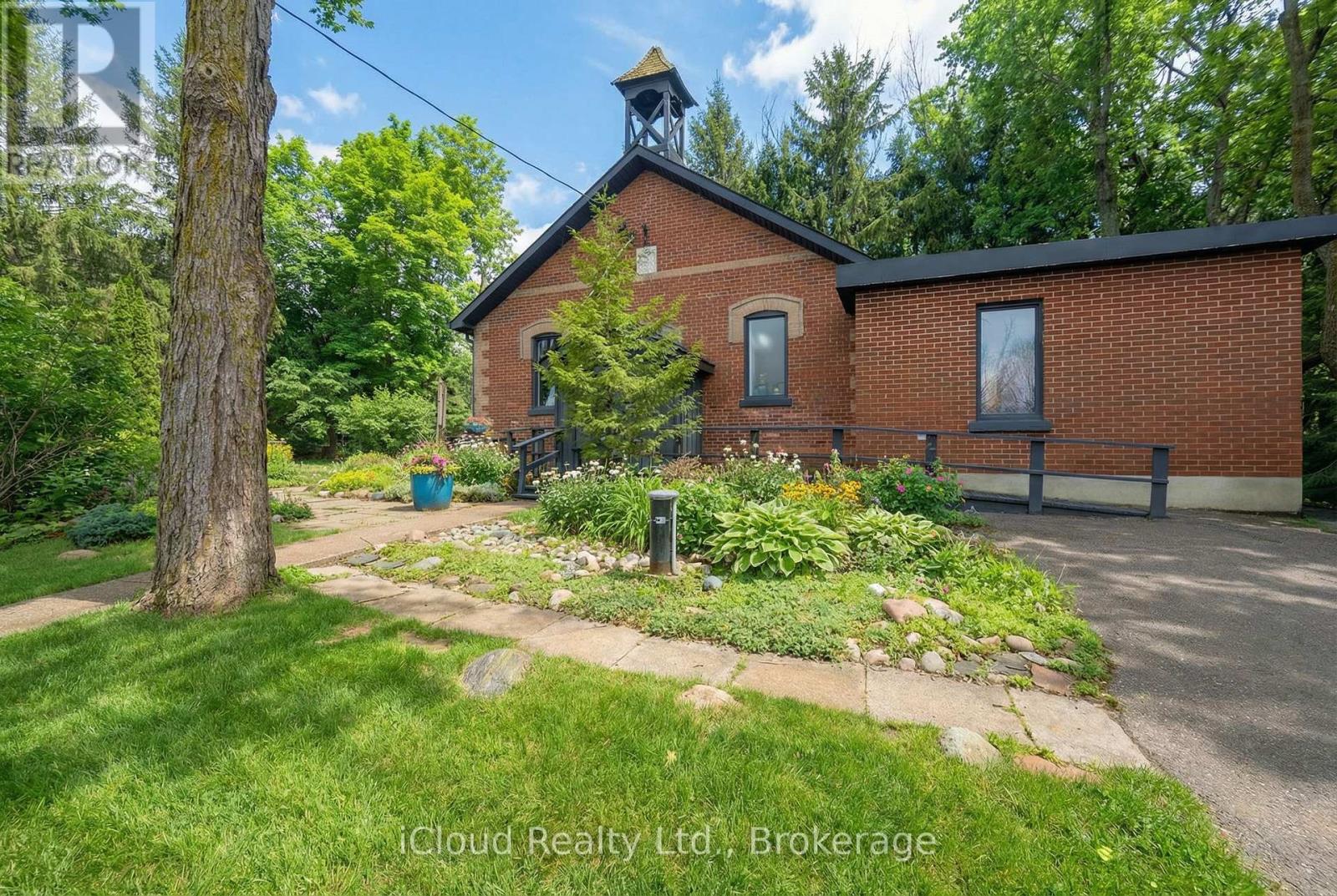 Ehs - 715432 1st Line Property Photo 2
