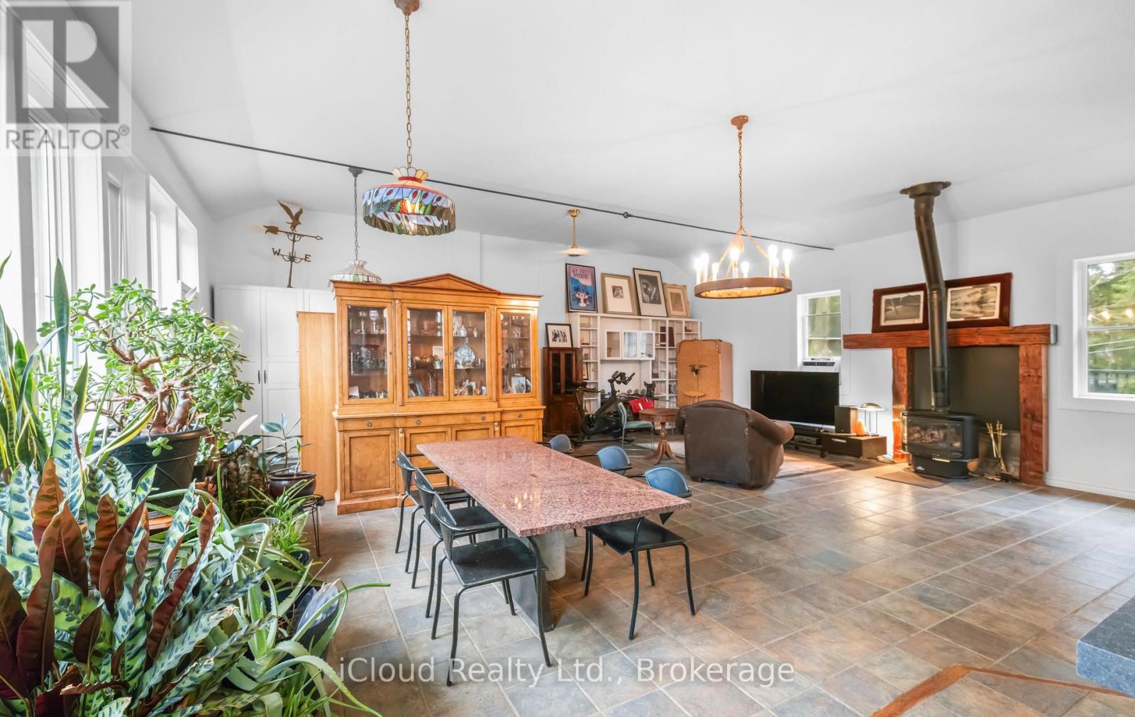 Ehs - 715432 1st Line Property Photo 13