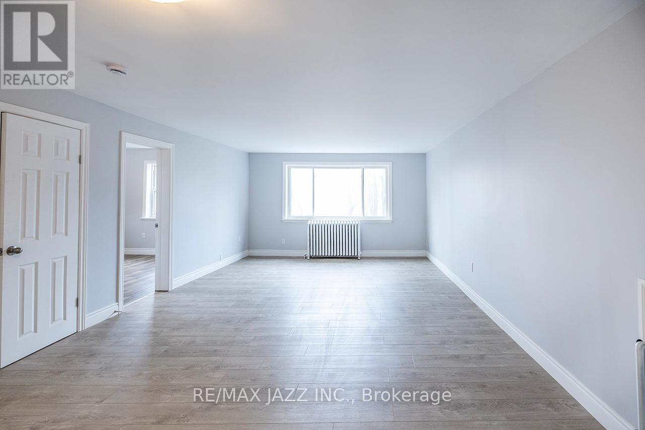 221 Walton Street Property Photo 33