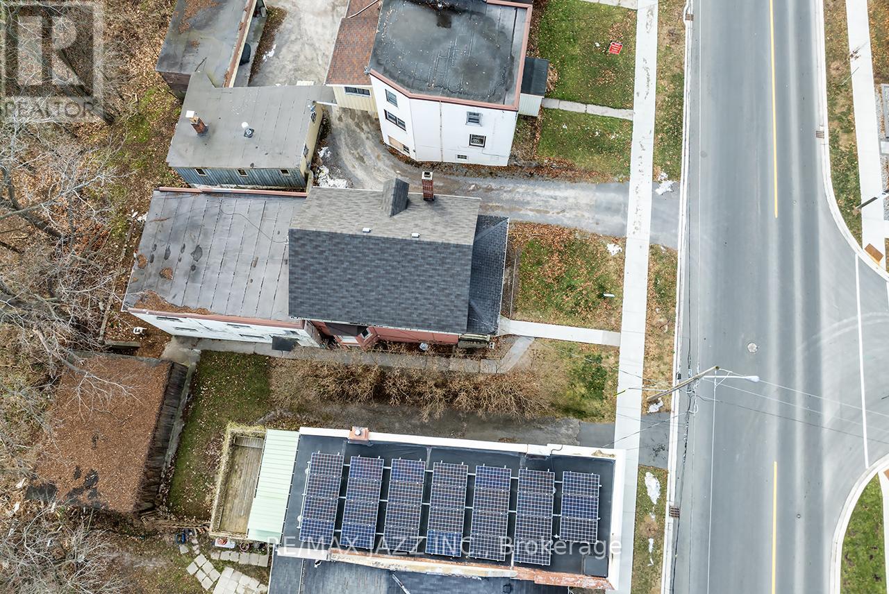 221 Walton Street Property Photo 46