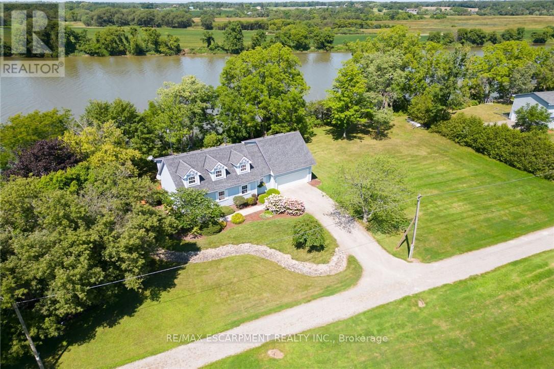 1042 River Road Property Photo 2