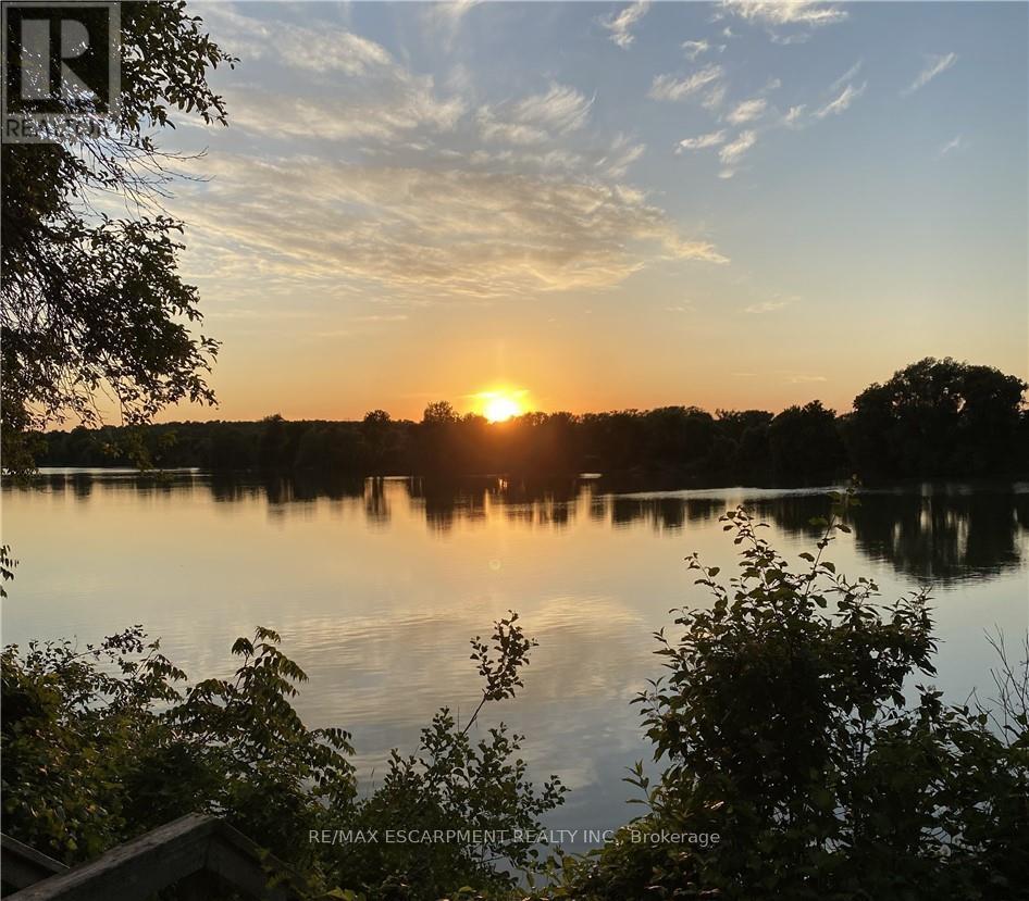 1042 River Road Property Photo 6