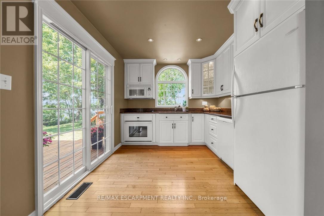 1042 River Road Property Photo 18