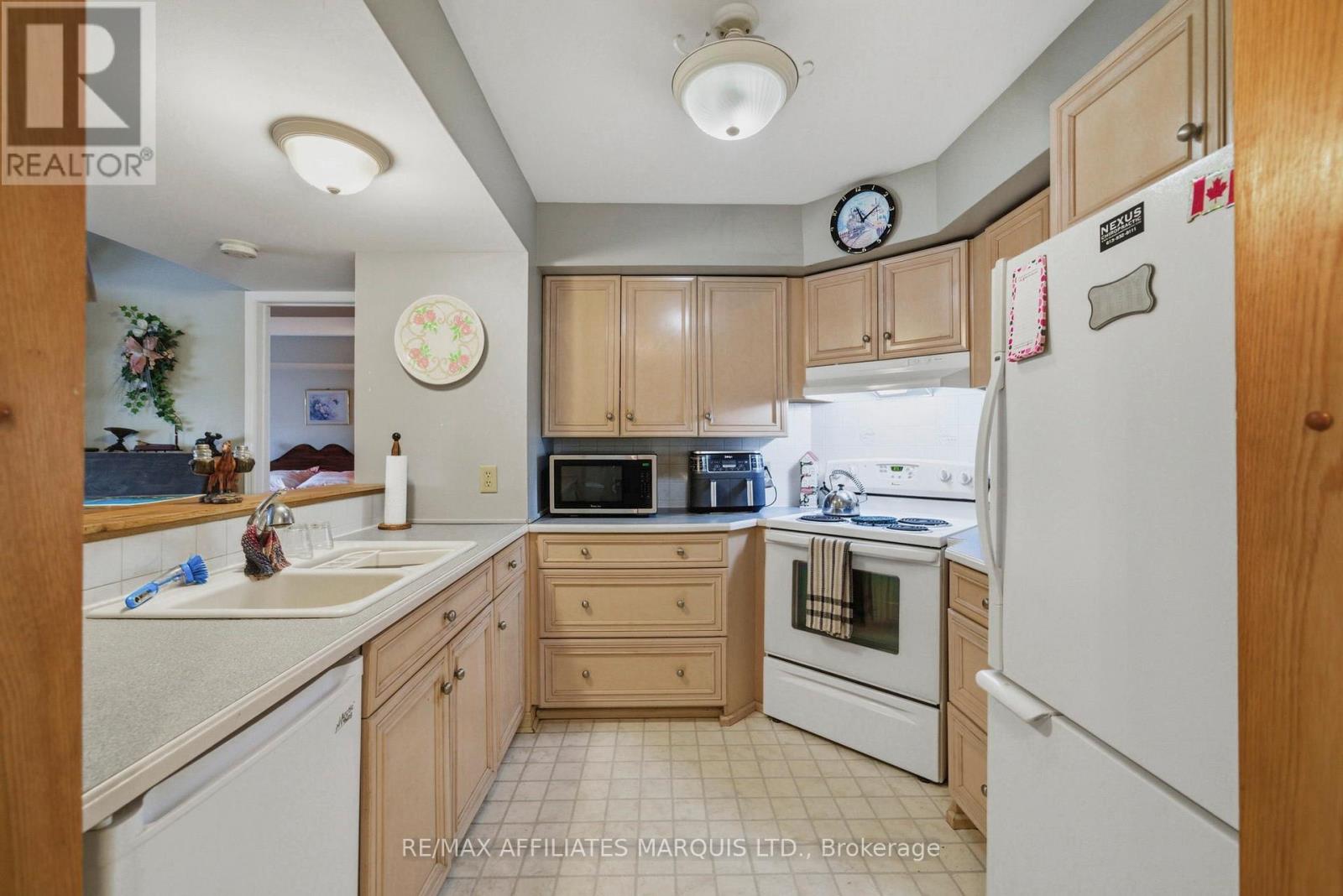 408 - 121 Water Street W Property Photo 7