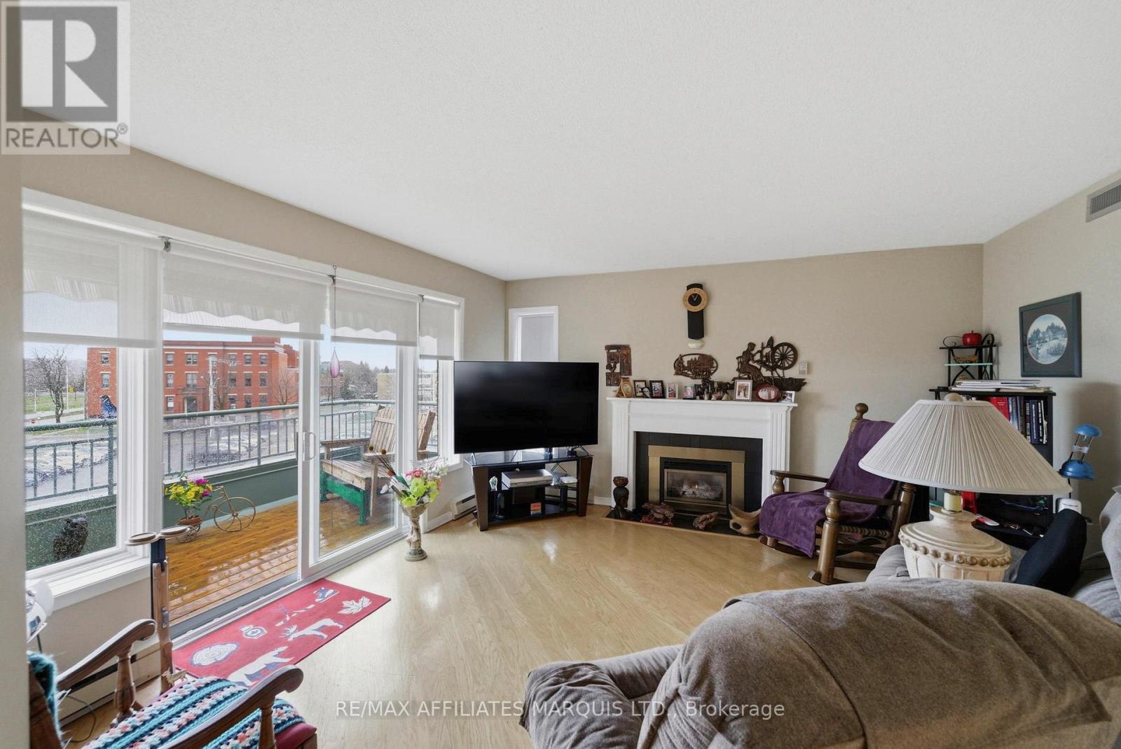 408 - 121 Water Street W Property Photo 11