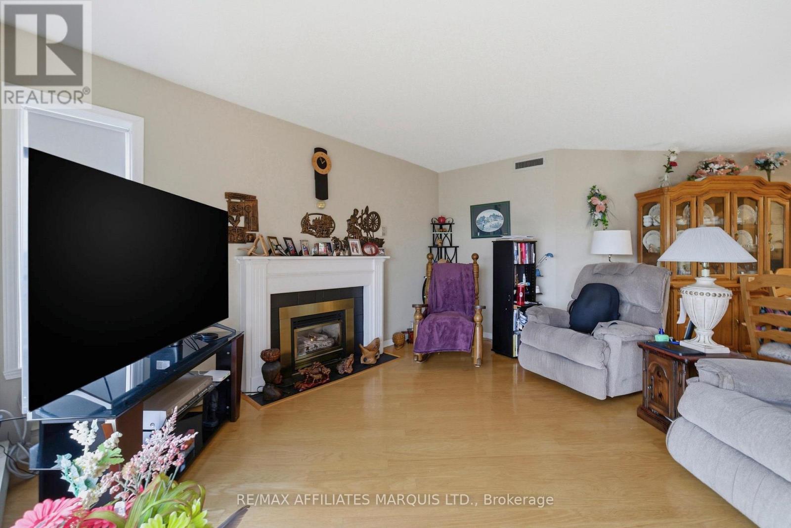 408 - 121 Water Street W Property Photo 15