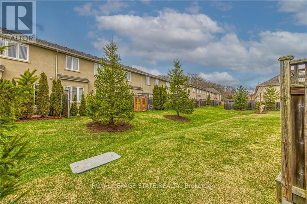 34 Forest Valley Crescent Property Photo 46