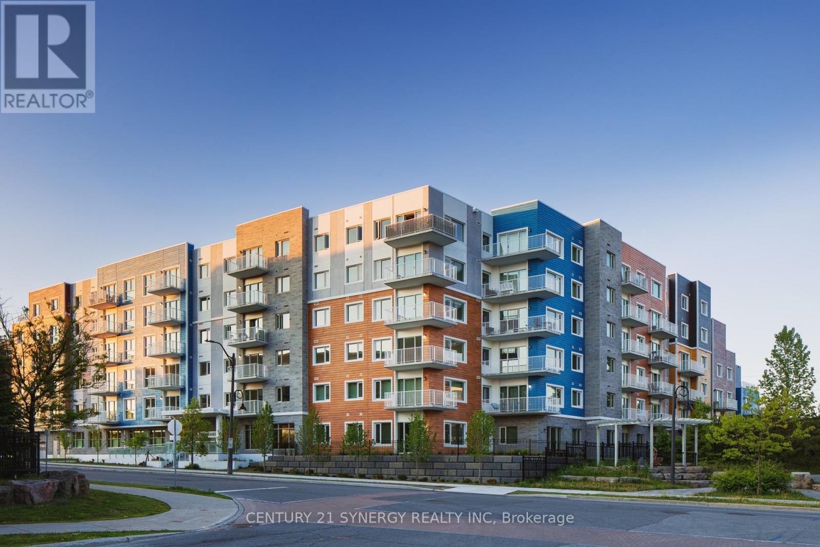 404 - 1088 MARITIME WAY Property Photo 1