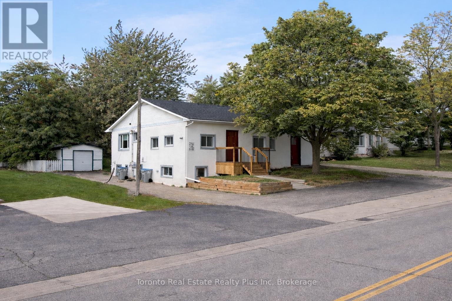 4 - 16 Huron Road Property Photo 1