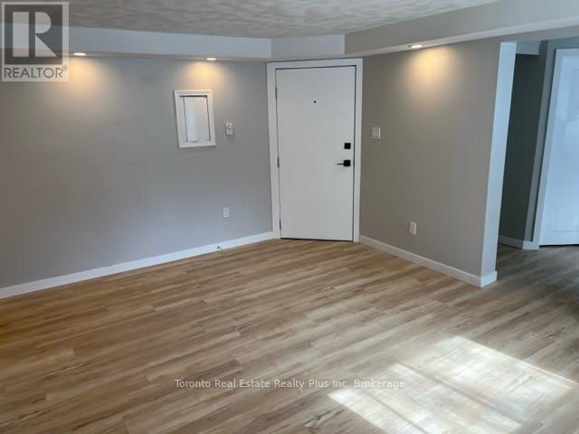 4 - 16 Huron Road Property Photo 2