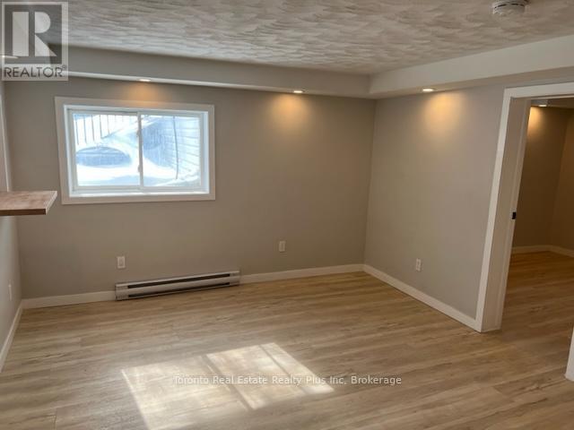 4 - 16 Huron Road Property Photo 4