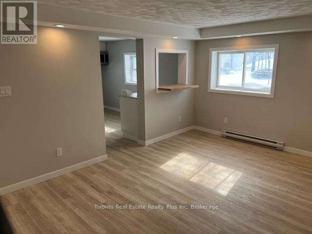 4 - 16 Huron Road Property Photo 6