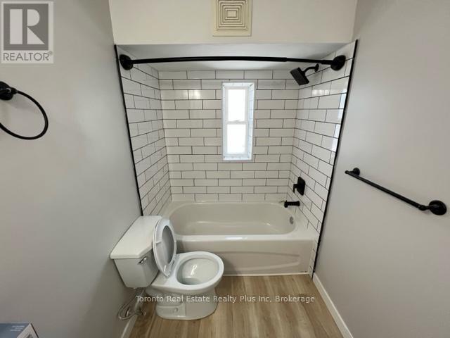 4 - 16 Huron Road Property Photo 12