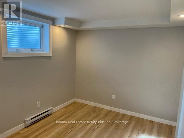 4 - 16 Huron Road Property Photo 14