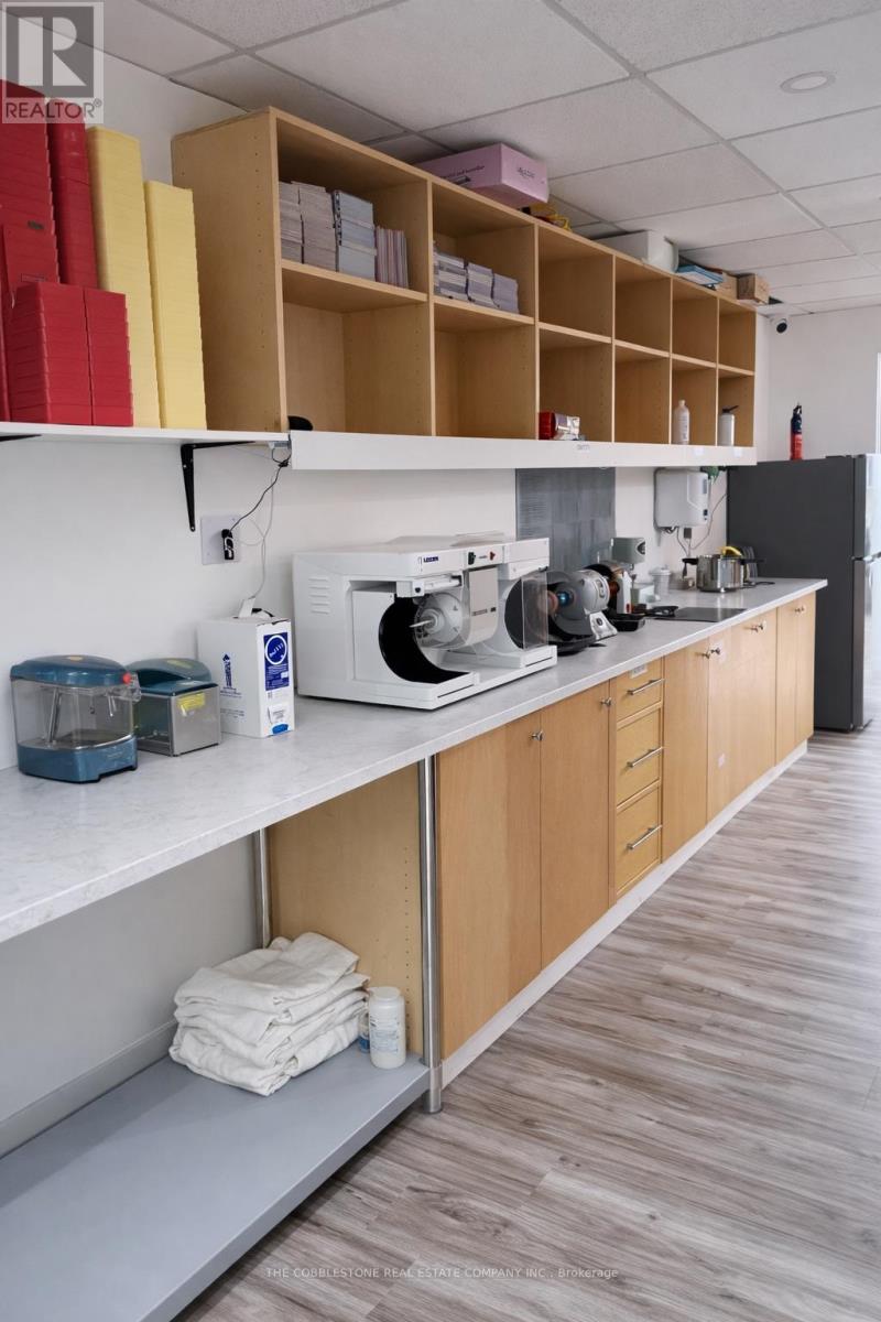 X13013802 Property Photo 2