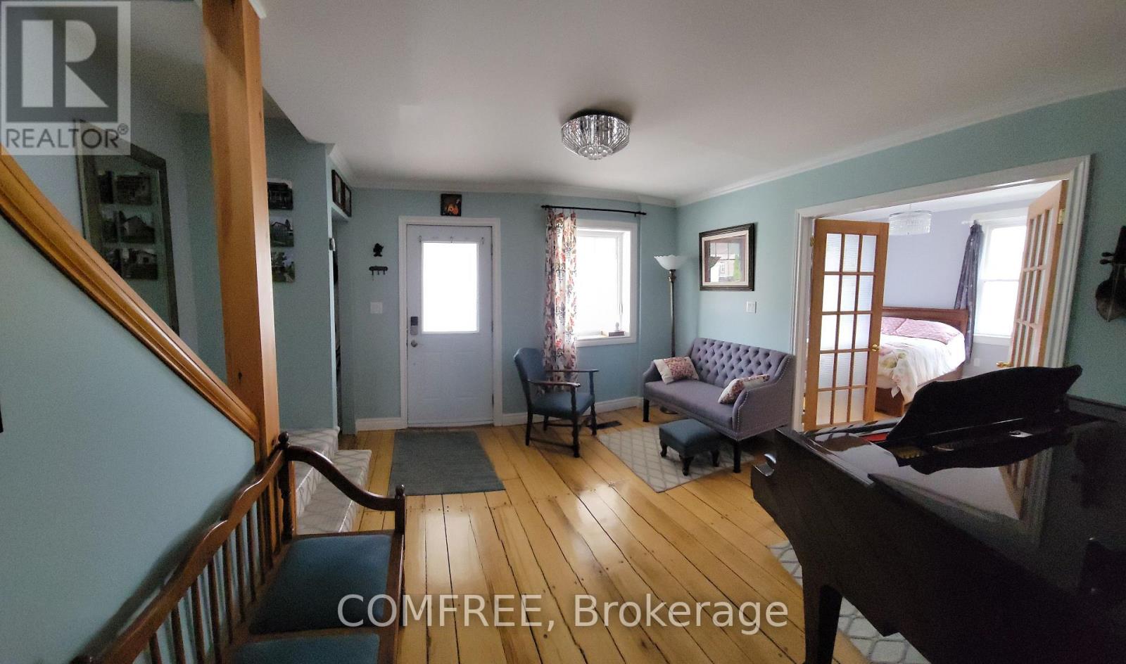 136 John Street Property Photo 4