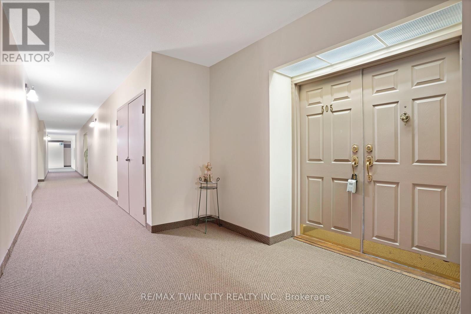 505 - 3267 King Street Property Photo 5