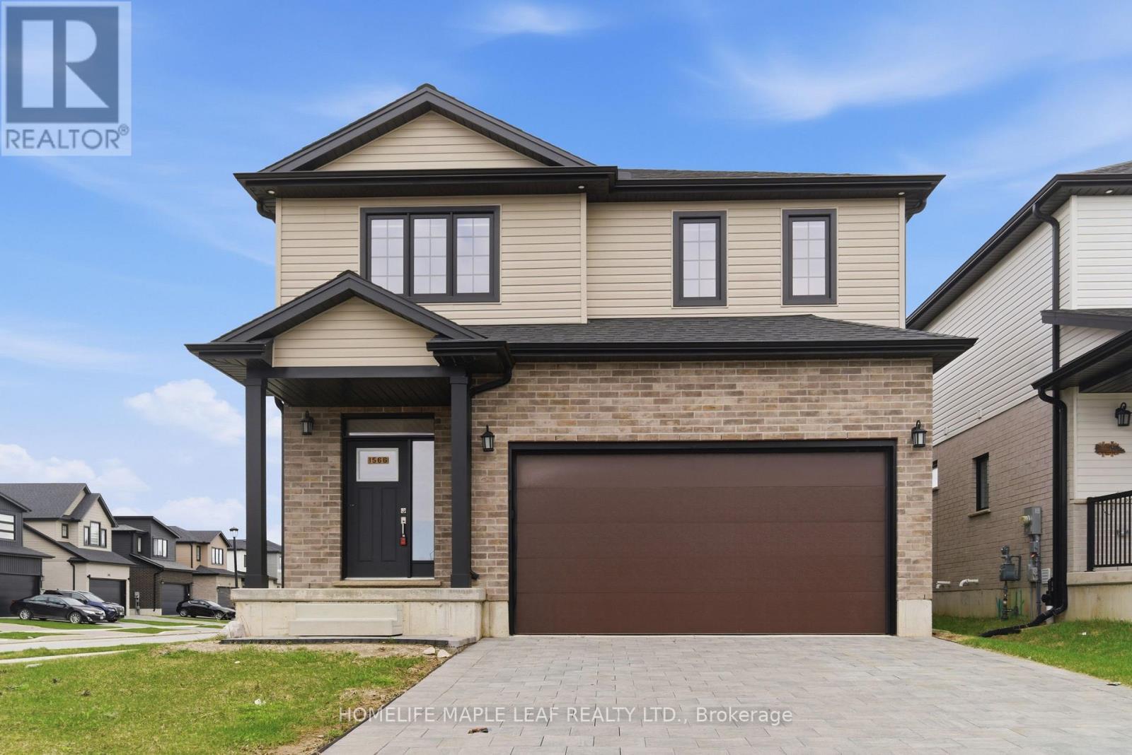 1566 Wright Crescent Property Photo 1