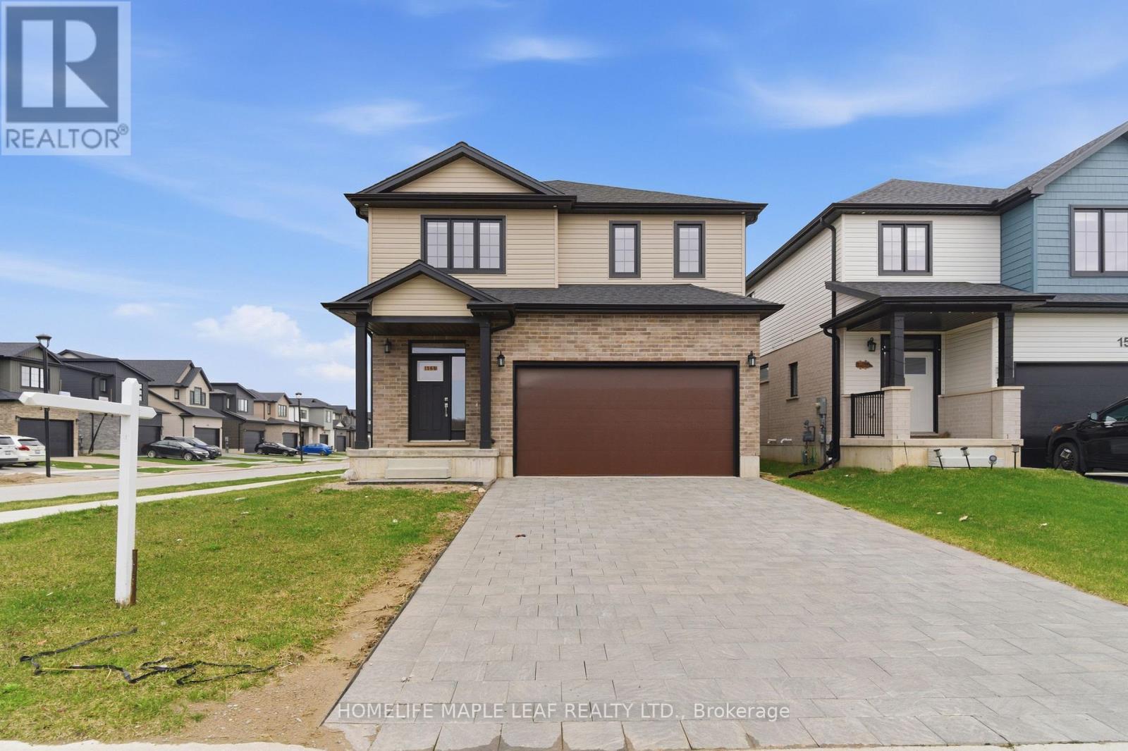 1566 Wright Crescent Property Photo 2