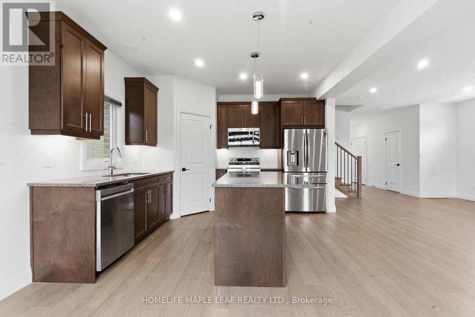 1566 Wright Crescent Property Photo 10
