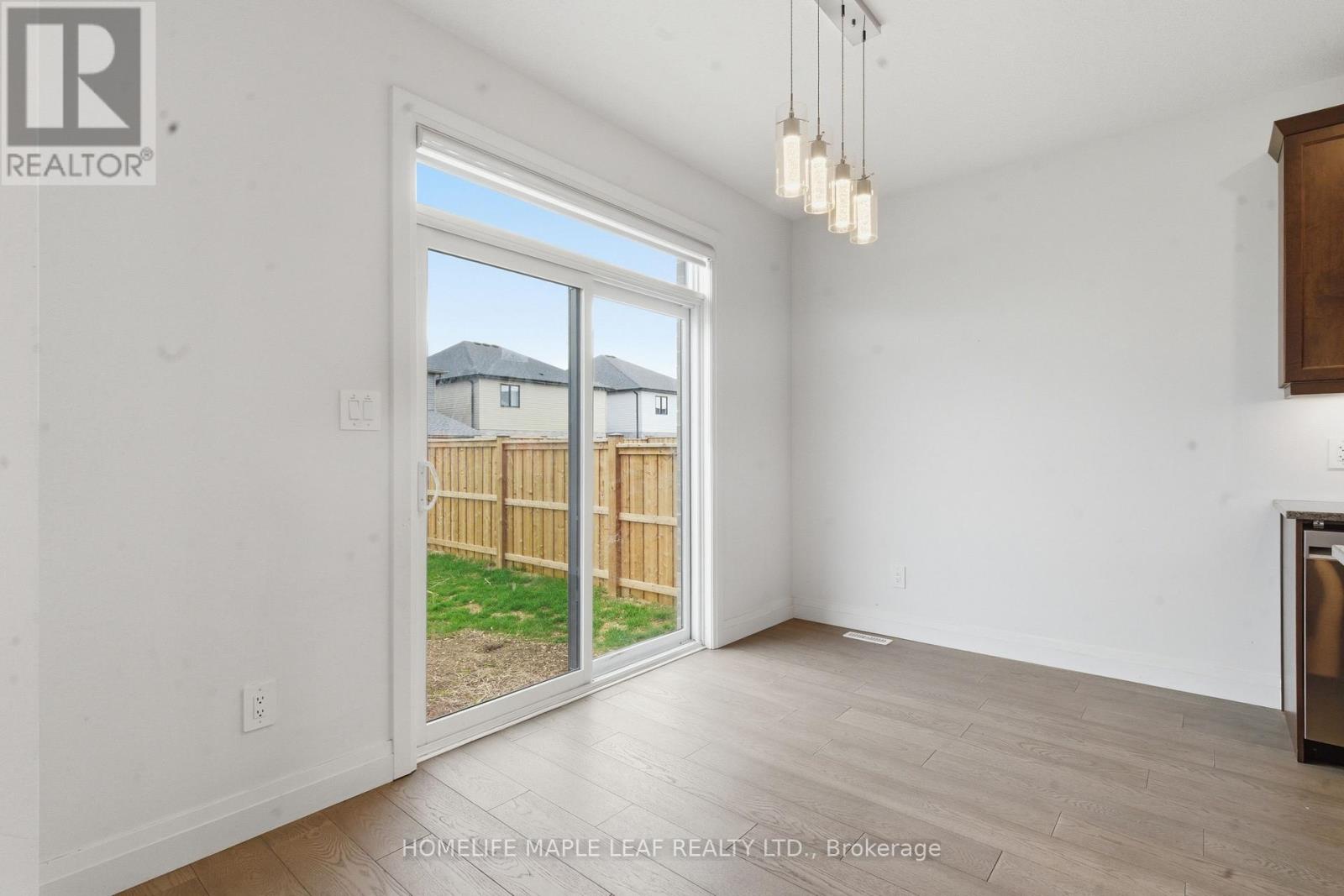 1566 Wright Crescent Property Photo 13