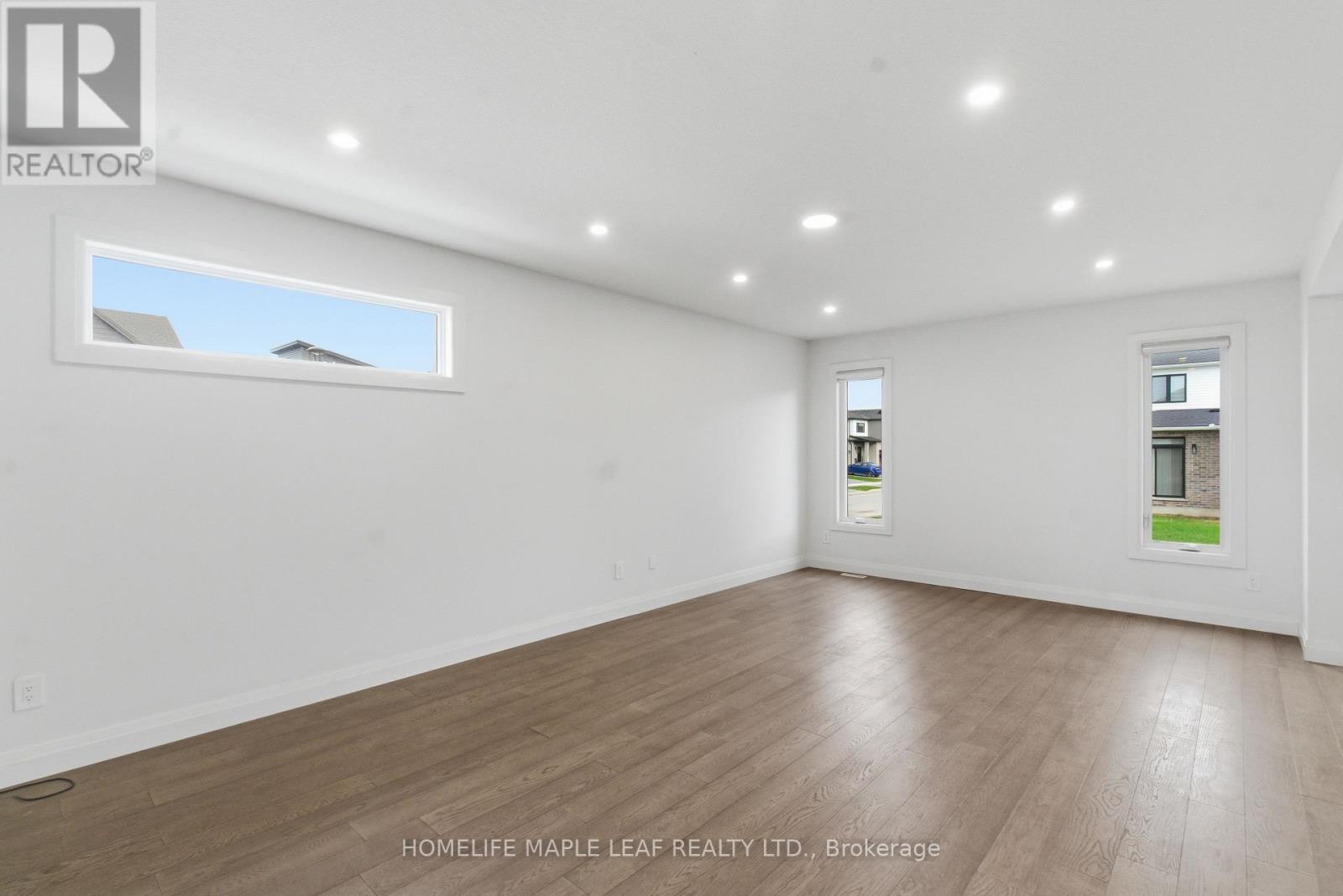 1566 Wright Crescent Property Photo 15
