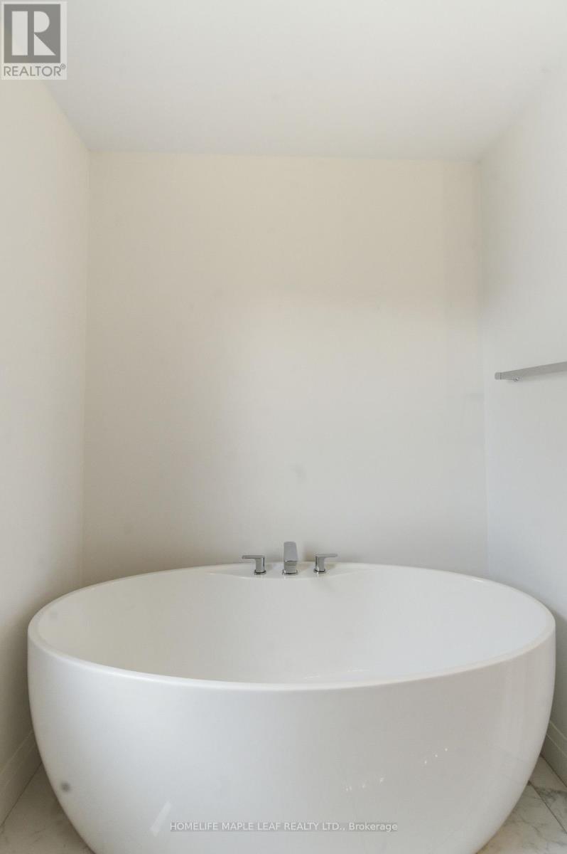1566 Wright Crescent Property Photo 28