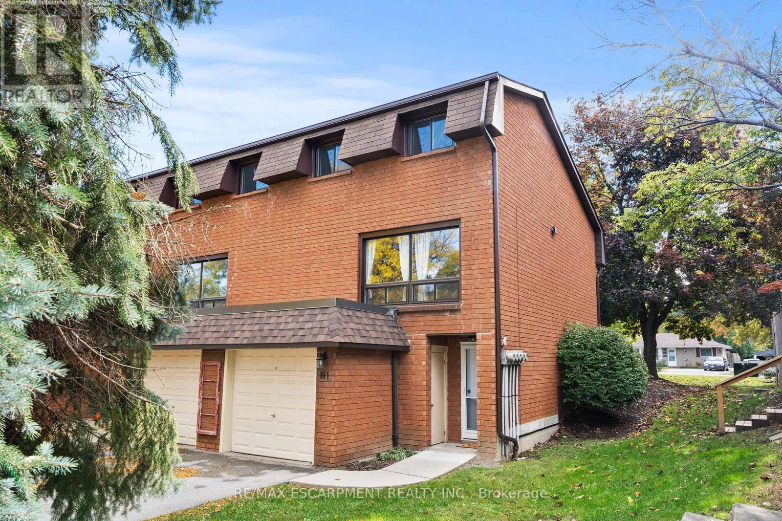 N1 - 444 Stone Church Road W Property Photo 4