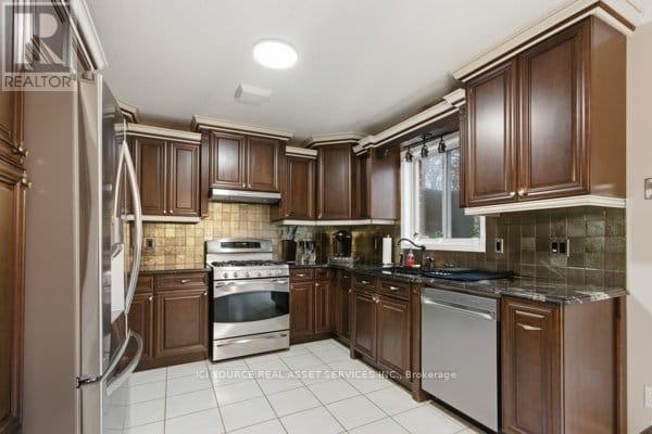 35 Loraine Avenue Property Photo 9