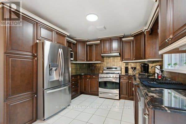 35 Loraine Avenue Property Photo 10