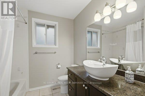 35 Loraine Avenue Property Photo 23