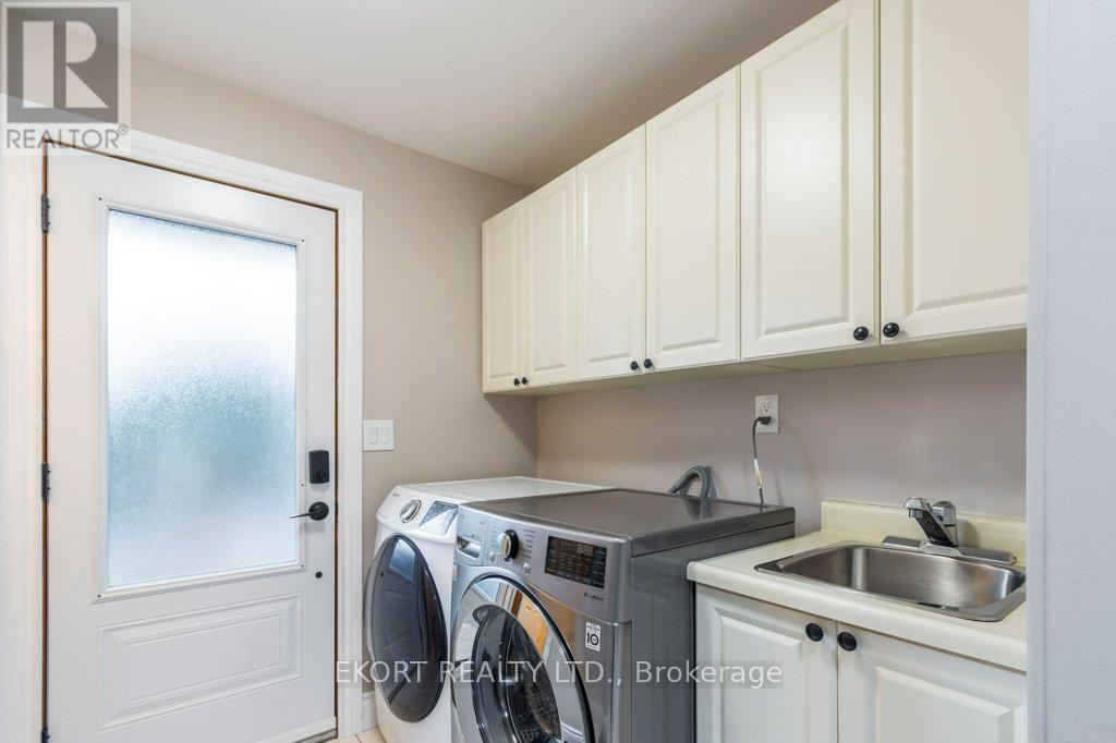 24 Kaiser Court Property Photo 29