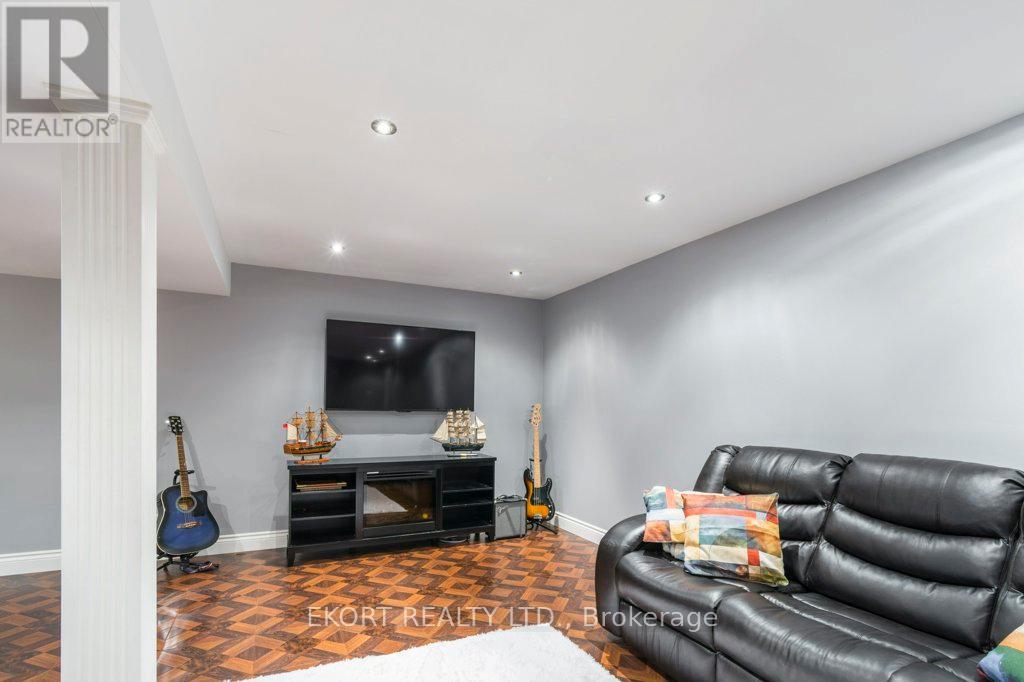 24 Kaiser Court Property Photo 32