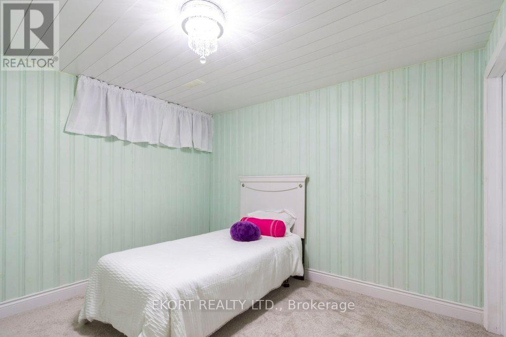 24 Kaiser Court Property Photo 35