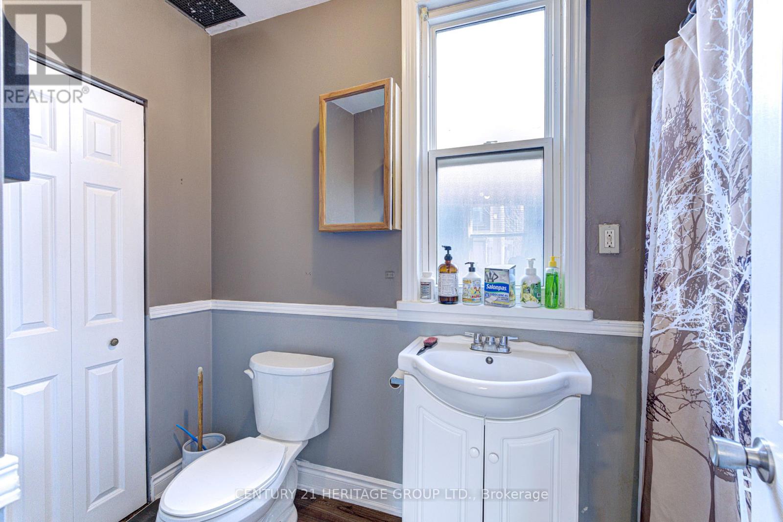 243 Gibson Avenue Property Photo 12