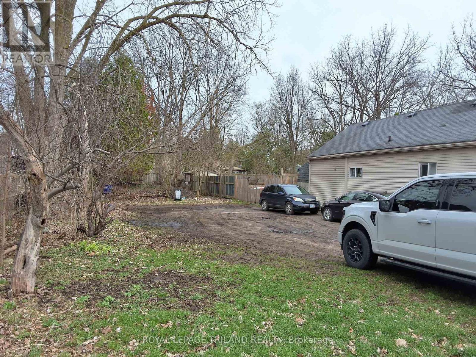 121 Riverside Drive Property Photo 2