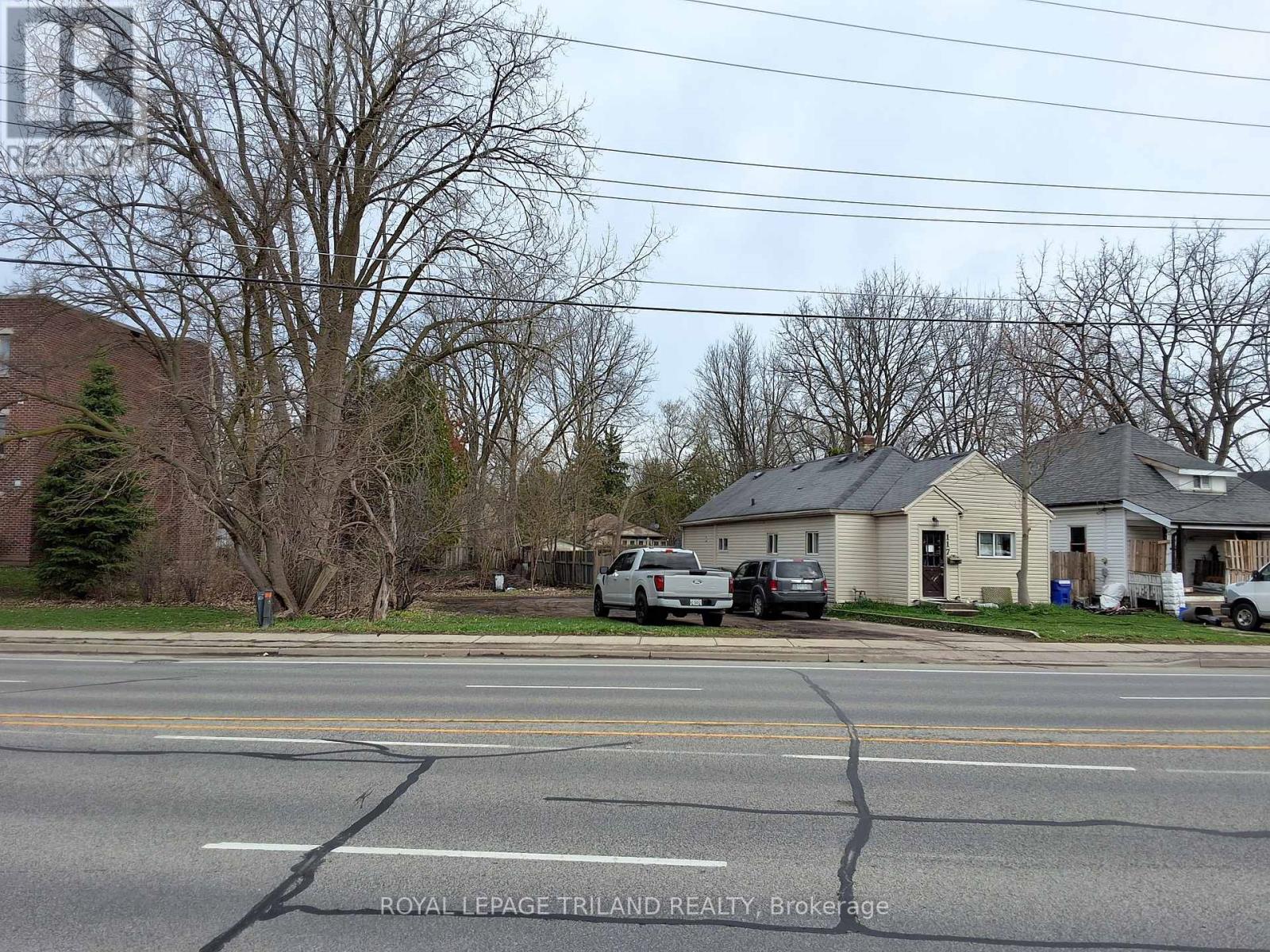 121 Riverside Drive Property Photo 4