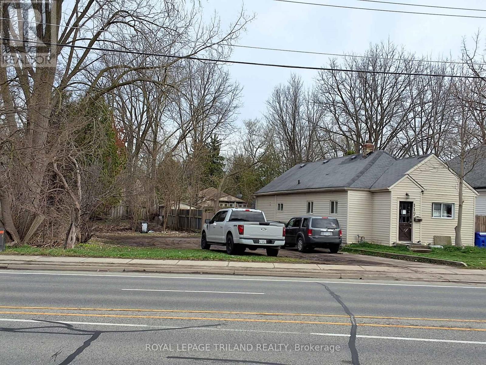 121 Riverside Drive Property Photo 5
