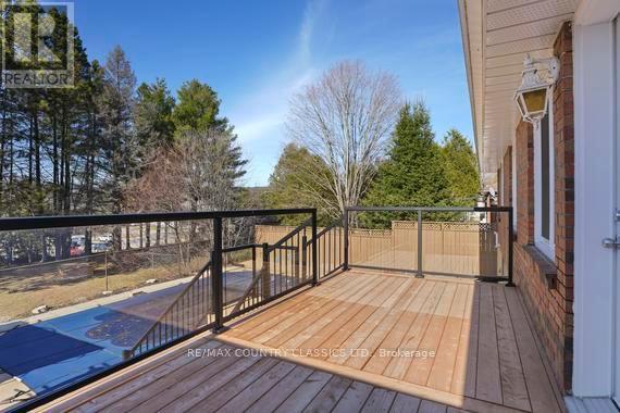 99 Maple Street Property Photo 12