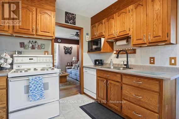 99 Maple Street Property Photo 15