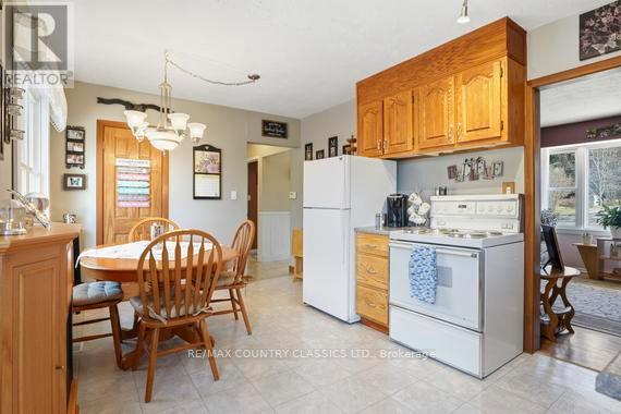 99 Maple Street Property Photo 16